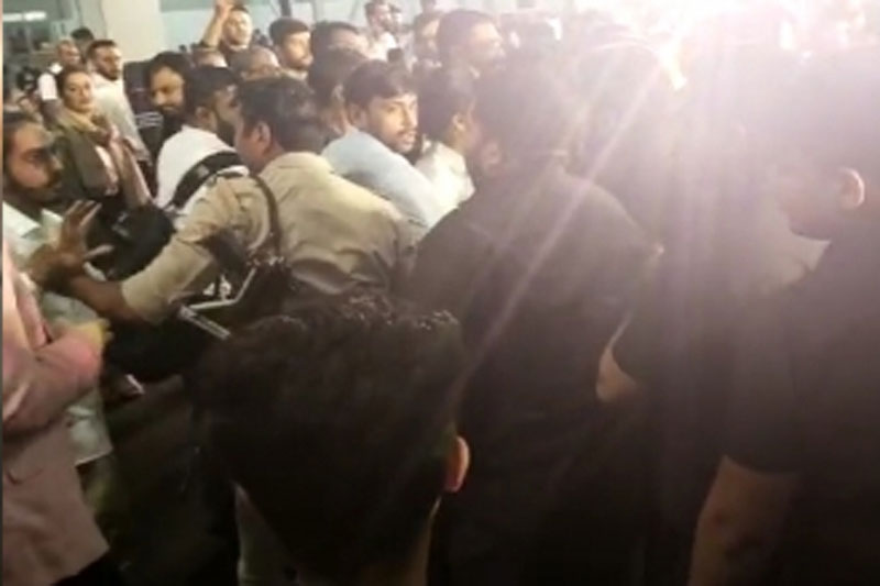 Greater Noida: Clash erupts between organisers and entrepreneurs at Expo Mart 4 Noida Clash 3 1 Greater Noida: Clash erupts between organisers and entrepreneurs at Expo Mart