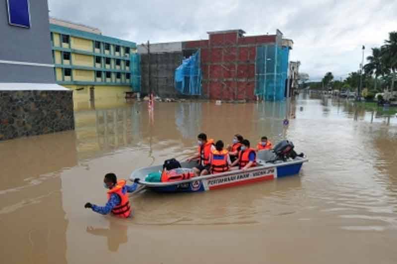 Over 6 500 People Displaced As Floods Hit Malaysia