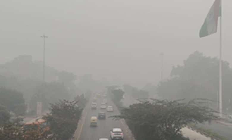 Delhi's air quality in 'very poor' category, cold wave persists