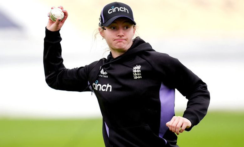 WPL 2025: RCB Signs Charlie Dean as Replacement for Injured Sophie Molineux 2 121 56 WPL 2025: RCB Signs Charlie Dean as Replacement for Injured Sophie Molineux