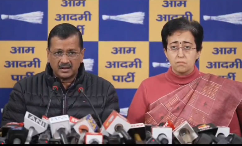 'Attack' on Kejriwal: Atishi Claims BJP Wants to Harm Ex-CM, Parvesh Hits Back 1 'Attack' on Kejriwal: Atishi Claims BJP Wants to Harm Ex-CM, Parvesh Hits Back