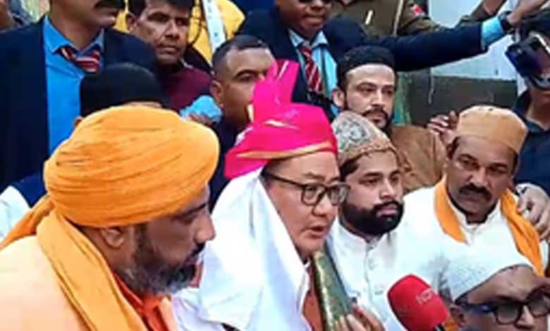 We aim to foster harmony, says Rijiju after presenting PM Modi's 'chadar' at Ajmer Dargah 1 We aim to foster harmony, says Rijiju after presenting PM Modi's 'chadar' at Ajmer Dargah