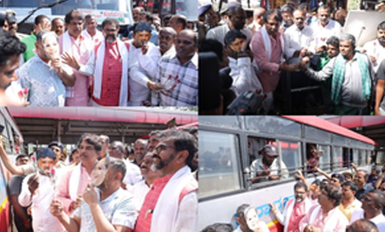 BJP Protests Karnataka’s 15% Bus Fare Hike by Distributing Roses to Male Passengers 1 BJP Protests Karnataka’s 15% Bus Fare Hike by Distributing Roses to Male Passengers