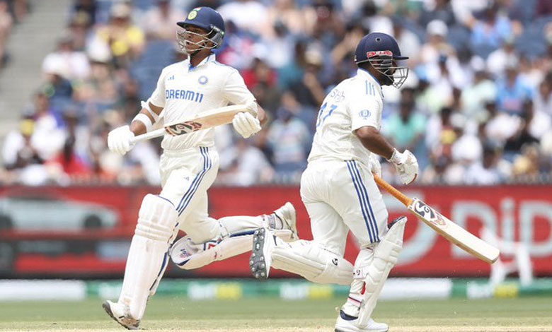 India Takes Narrow Four-Run Lead After Bowling Out Australia for 181 in Fifth Test 1 India Takes Narrow Four-Run Lead After Bowling Out Australia for 181 in Fifth Test