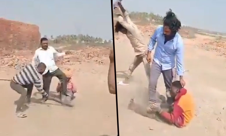 Karnataka CM Siddaramaiah Promises Strict Action in Labourers' Brutal Assault Case 2 KARLABOUR 2 Karnataka CM Siddaramaiah Promises Strict Action in Labourers' Brutal Assault Case