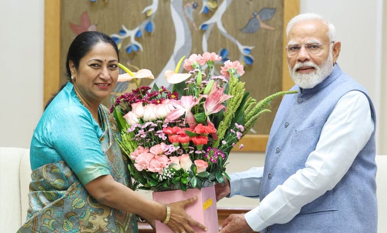 Delhi CM Rekha Gupta Meets PM Modi, Ministers Oversee Road Repairs and Key Projects