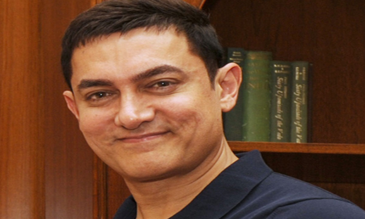 Old Video of Aamir Khan and Girlfriend Gauri at Irfan Pathan’s Anniversary Goes Viral 1 Old Video of Aamir Khan and Girlfriend Gauri at Irfan Pathan’s Anniversary Goes Viral
