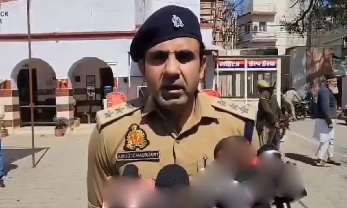 “If you want to distribute sewaiyan, you must also eat gujiya,”
