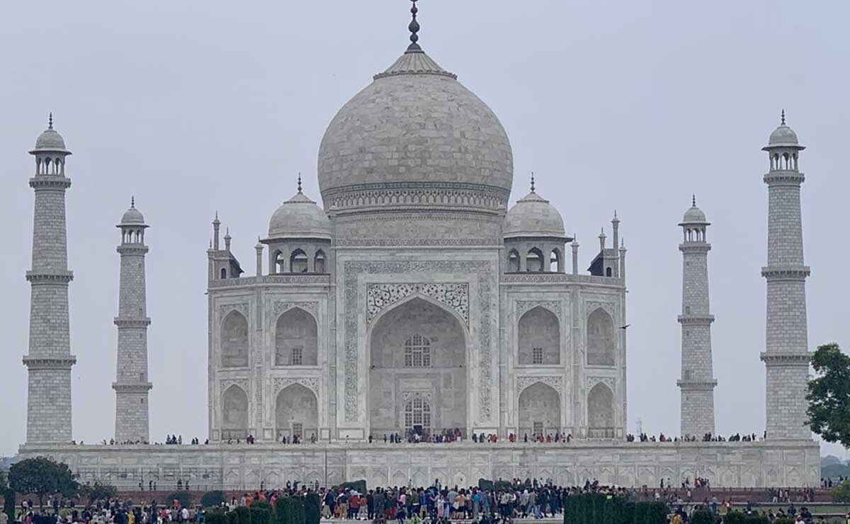 Taj Mahal Earned a Whopping ₹98 Crore in FY24 — But What About Delhi’s Qutub Minar and Red Fort? 1 Taj Mahal Earned a Whopping ₹98 Crore in FY24 — But What About Delhi’s Qutub Minar and Red Fort?