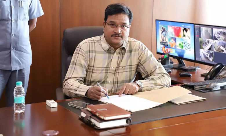Hyderabad: Fake Hydraa Threat Letter Targets Food Corp Chairman, AV Ranganath Reacts 1 Hyderabad: Fake Hydraa Threat Letter Targets Food Corp Chairman, AV Ranganath Reacts