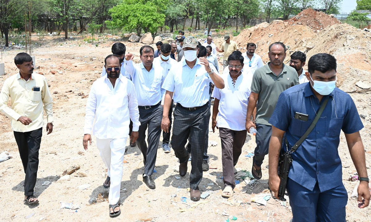 Hyderabad: Hindu Cremation Land Illegally Taken Over, HYDRA Chief Rushes to Scene Amid Protests 1 Hyderabad: Hindu Cremation Land Illegally Taken Over, HYDRA Chief Rushes to Scene Amid Protests
