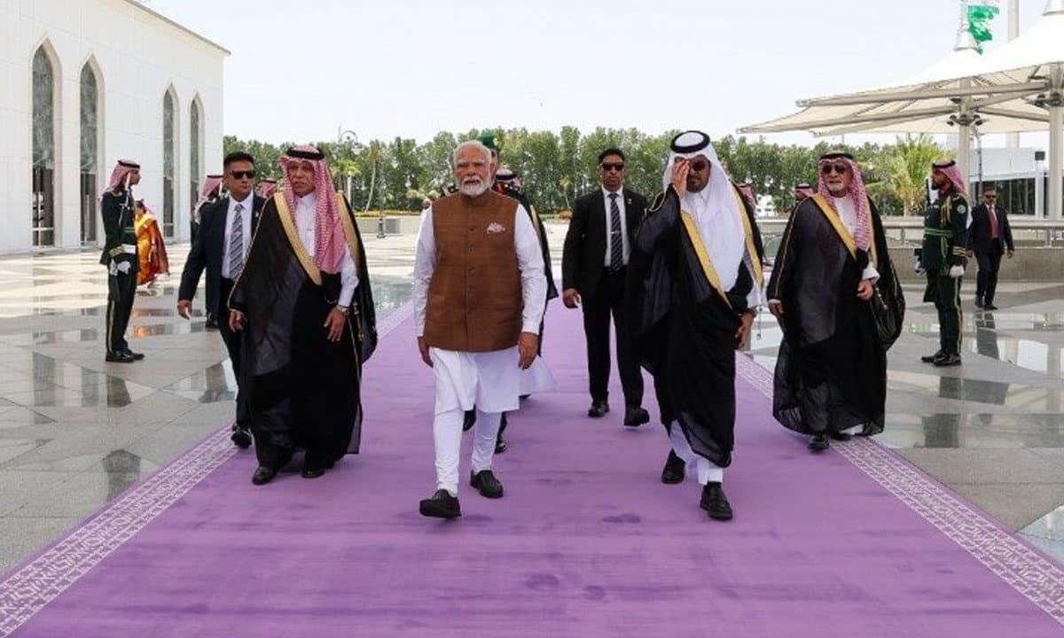 PM Modi Begins Historic Visit to Jeddah, Strengthens Ties with Saudi Arabia