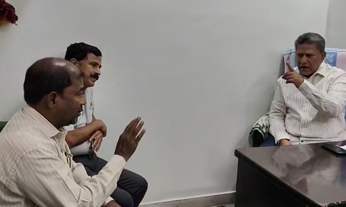 Hyderabad: MLA Kausar Mohiuddin Holds Review Meeting with HMWSSB Officials on Water Issues 1 Hyderabad: MLA Kausar Mohiuddin Holds Review Meeting with HMWSSB Officials on Water Issues