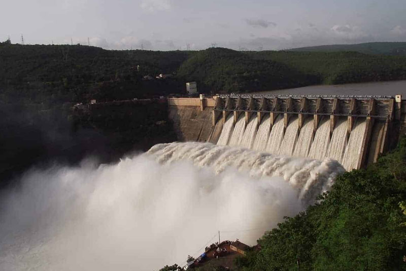 Krishna River Swells, Farmers Stranded: Gadag Villages Cut Off Without a Bridge as Monsoon Hits Hard 1 Krishna River Swells, Farmers Stranded: Gadag Villages Cut Off Without a Bridge as Monsoon Hits Hard