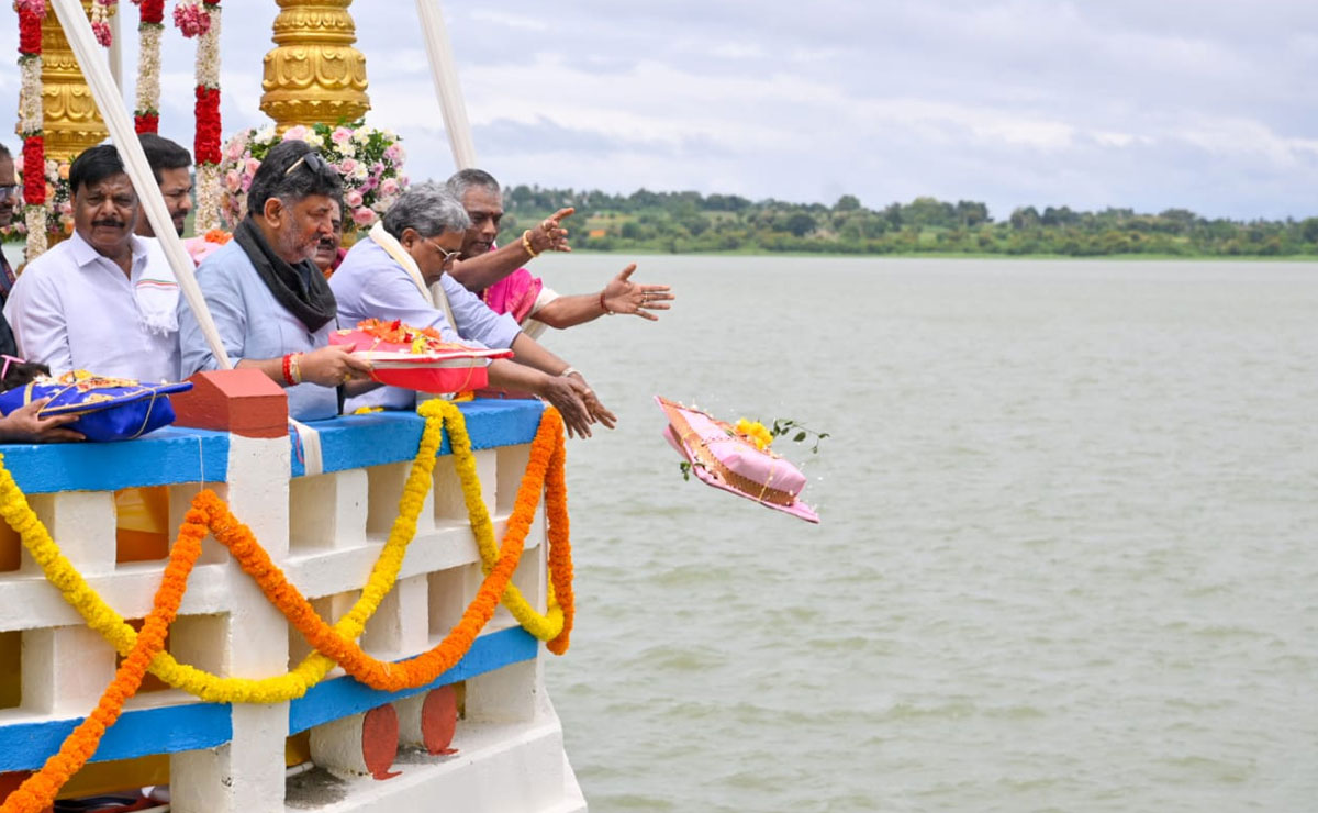 Siddaramaiah and Shivakumar Say There's No Fight After Kabini Ritual and Mysuru Event Issue 1 Siddaramaiah and Shivakumar Say There's No Fight After Kabini Ritual and Mysuru Event Issue