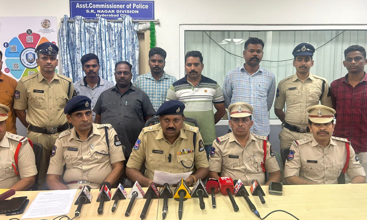 Chain Snatching Case in Hyderabad Solved in 24 Hours; Youth Addicted to Betting Apps Arrested