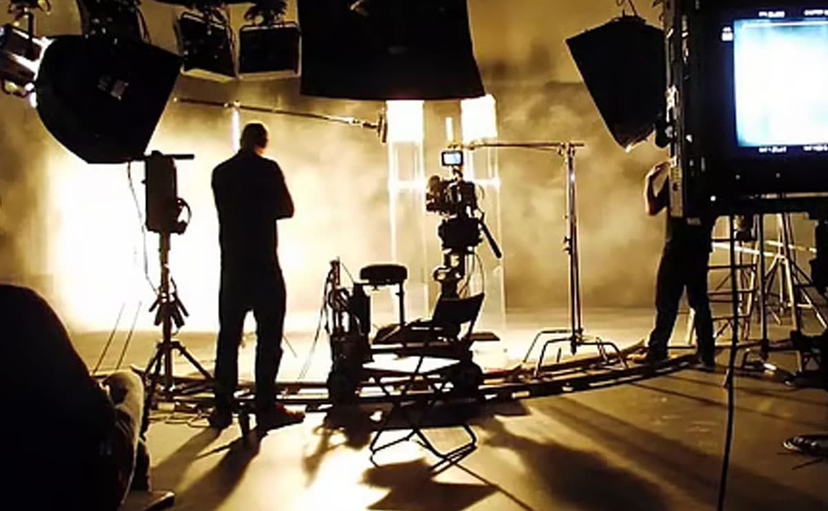 Telugu Cineworkers threaten to stop film shoots over wage hike demand