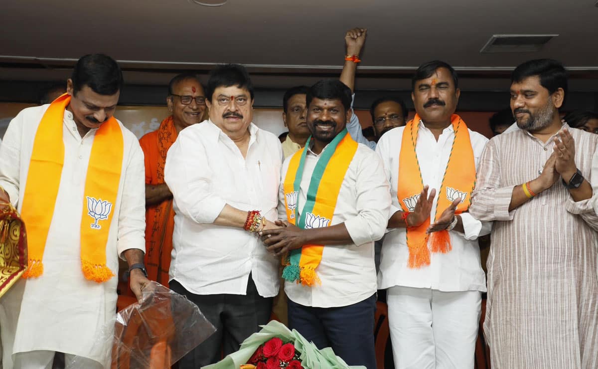 Former BRS MLA Guvvala Balaraju joins BJP