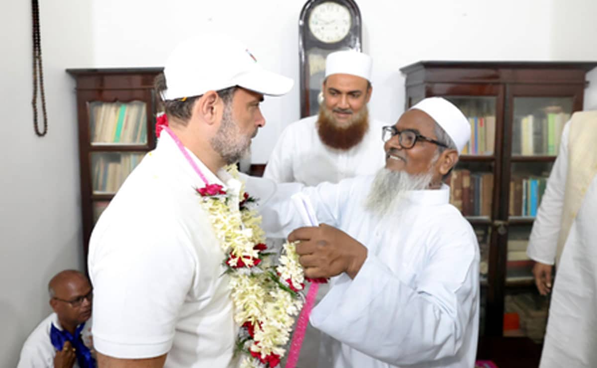 LoP Rahul, Tejashwi visit Khanquah Rahmani in Bihar's Munger, meet Muslim scholars