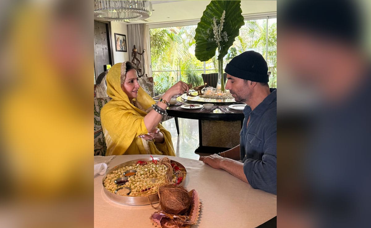 Raksha Bandhan: Akshay Kumar celebrates festival with sister Alka, remembers late mother
