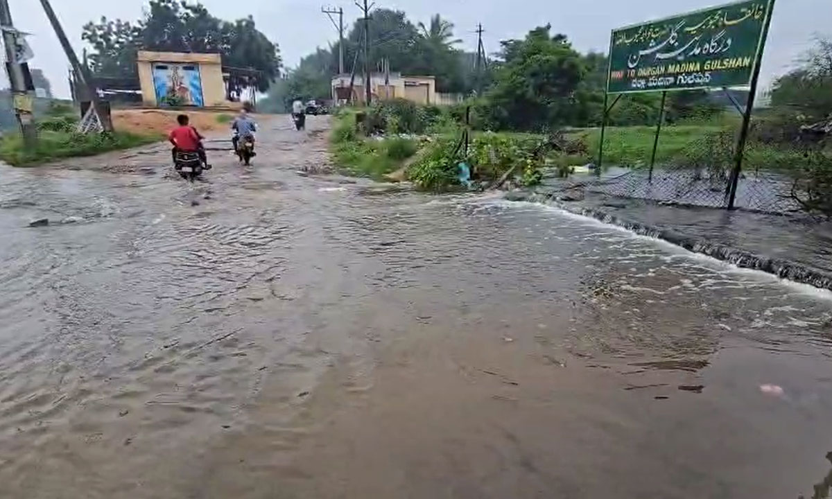 72-Hour Rain Alert in Telangana: Flood Fears Rise, Evacuation Ordered in Low-Lying Areas in Jalpally 1 72-Hour Rain Alert in Telangana: Flood Fears Rise, Evacuation Ordered in Low-Lying Areas in Jalpally