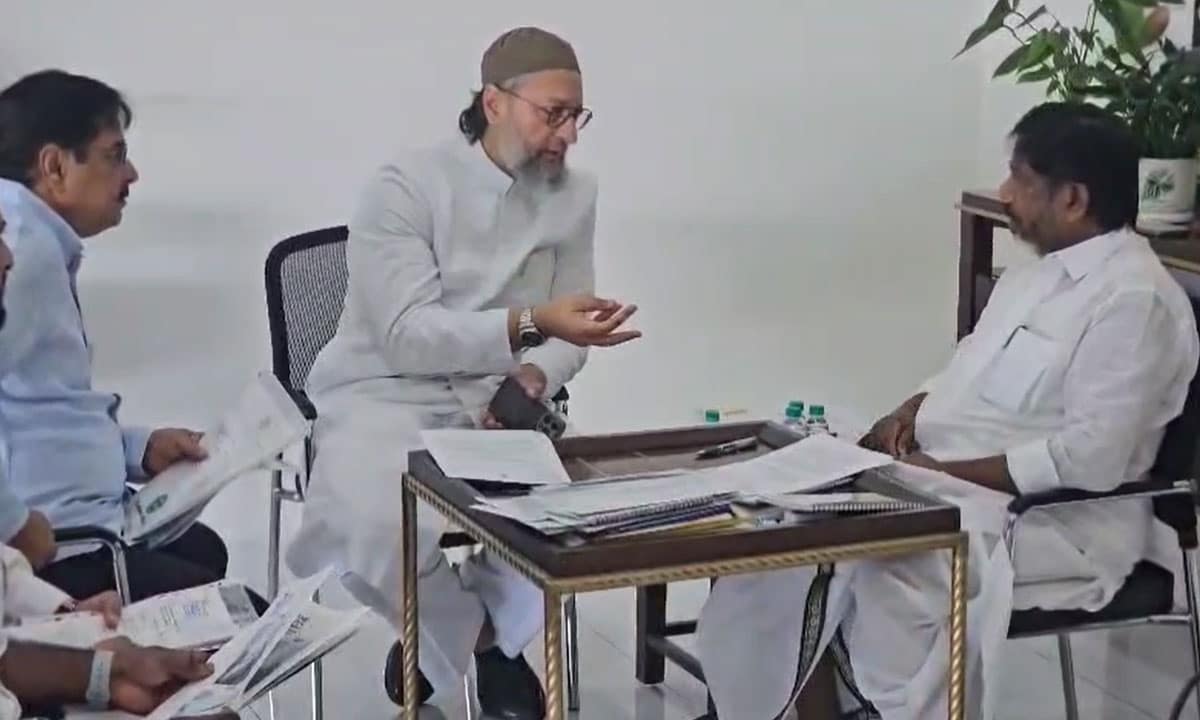 Owaisi meets Deputy CM Bhatti Vikramarka for restoration of internet services