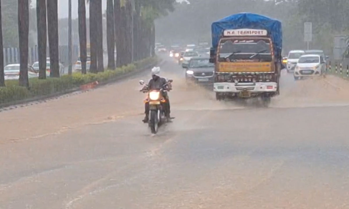 Hyderabad Heavy Rain Alert: Emergency Numbers Released for Residents 1 Hyderabad Heavy Rain Alert: Emergency Numbers Released for Residents