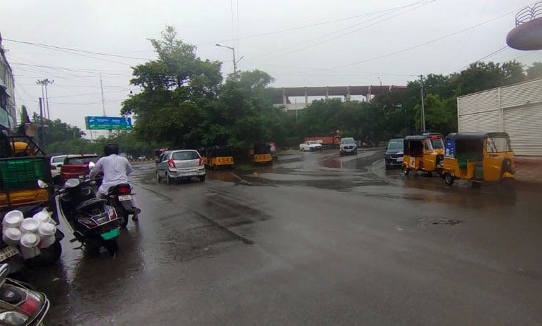 Hyderabad Rains Wreak Havoc: IT Staff Told to Work from Home 1 Hyderabad Rains Wreak Havoc: IT Staff Told to Work from Home