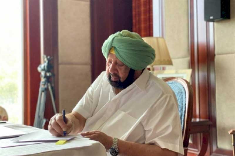 Former Punjab CM Amarinder Singh resigns from Congress