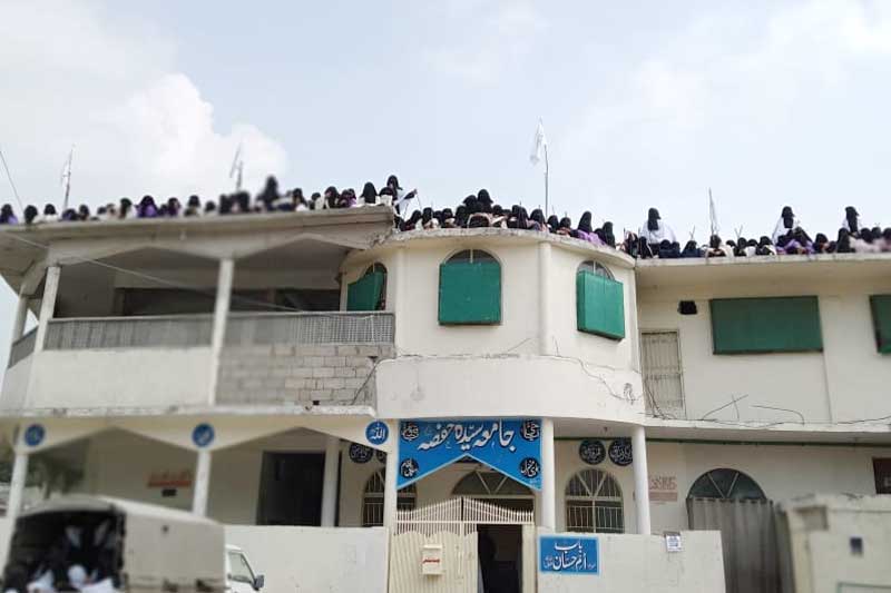 Case registered against Lal Masjid cleric for hoisting Taliban flag