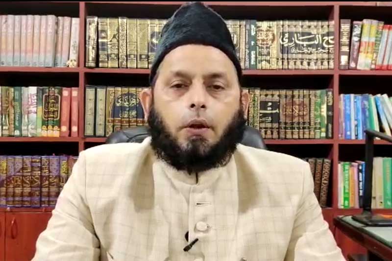 Maulana Khalid Rashid hails HC suggestion on making cow national animal