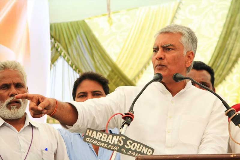 Sunil Jakhar frontrunner as Punjab CM replacement