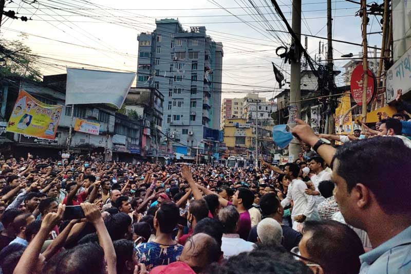 One dead, 30 injured in attacks on B'desh temples