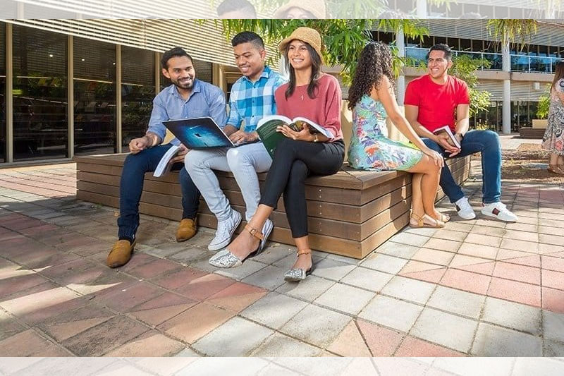 Int'l students will be able to return to Canberra in 2022