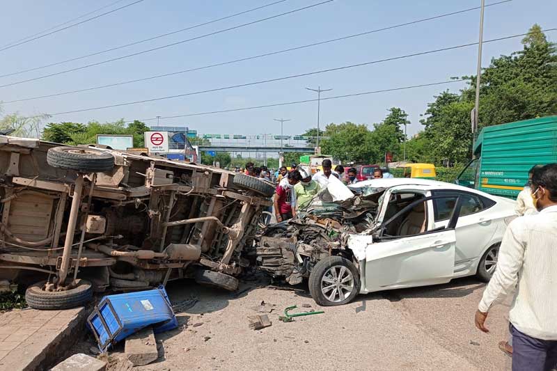 1 dead, 3 injured as speeding car rams several vehicles in Delhi
