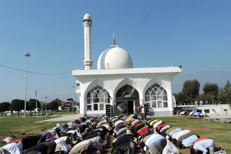 Congregational prayers at Hazratbal after 4 months in Srinagar