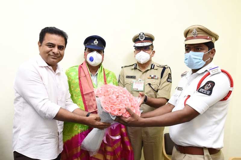 KTR commends traffic policemen who issued challan on his vehicle