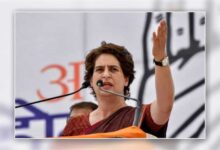 Don't lose hope, Priyanka tells party men