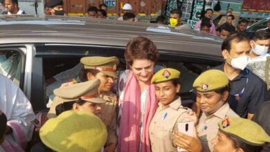 'Cops who clicked selfies with Priyanka will face action'