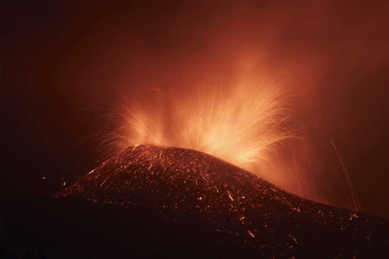 Hundreds of residents evacuated amid volcanic eruption in Spain