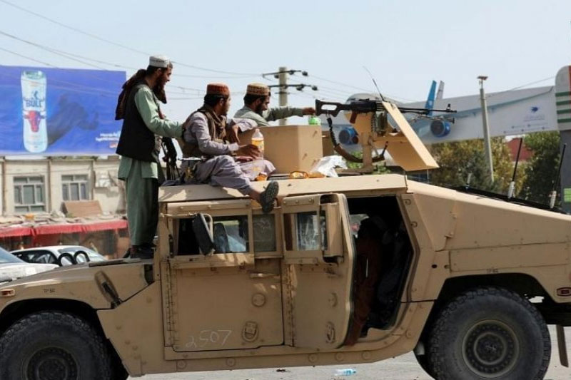 Afghan traders and investors can carry weapons
