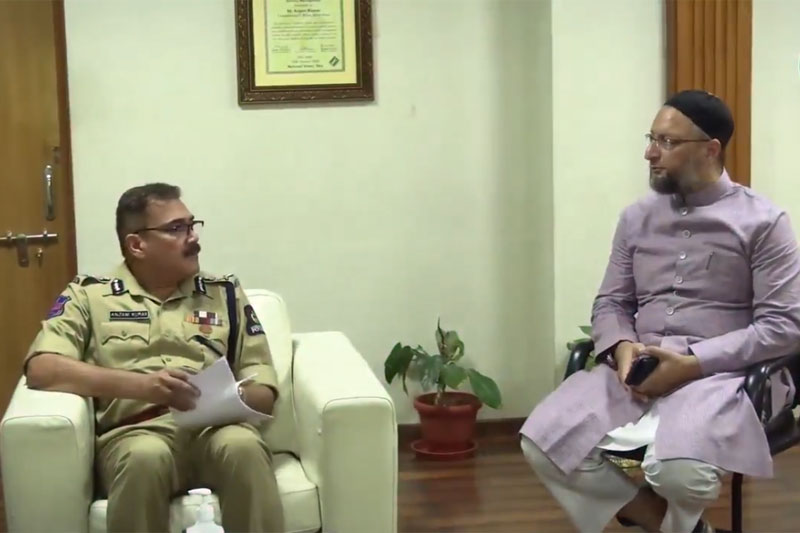 AIMIM lodges police complaint against Wasim Rizvi for blasphemy