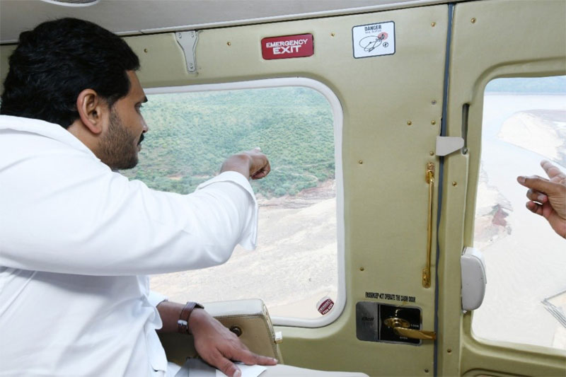 Andhra flood situation grim; CM reviews flood damage, relief measures