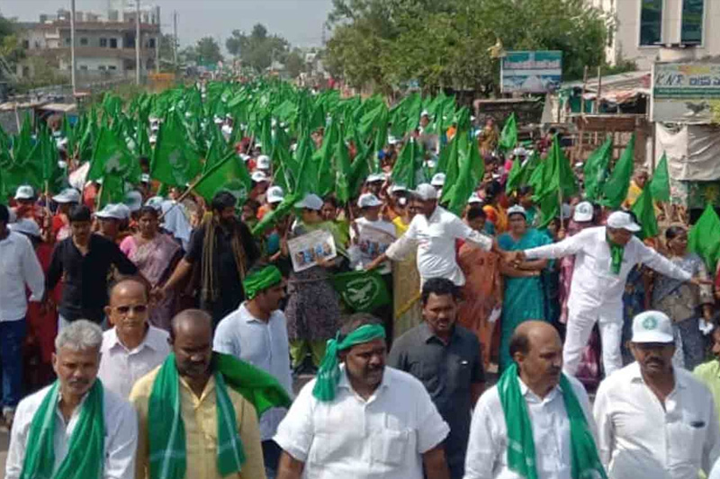 Amaravati farmers resume 'Mahapadyatra' after a day's gap