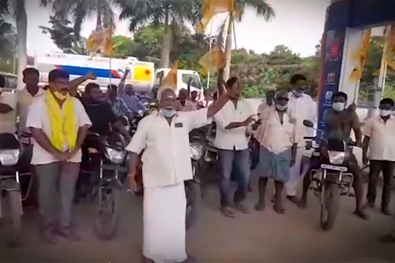 TDP Leaders Take Part in One-Hour Horn Protests at Petrol Bunks in AP