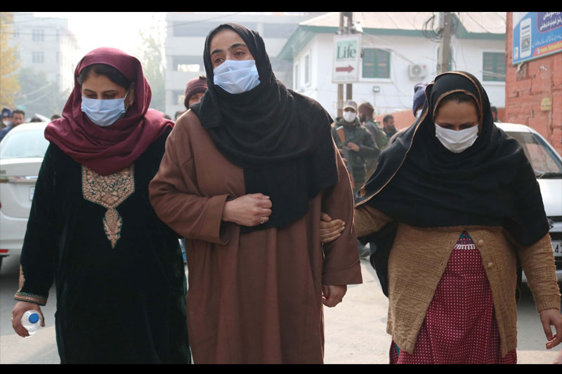 Families of 2 killed in Srinagar encounter stage protest