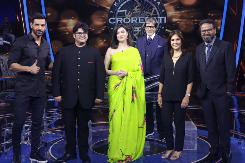 Big B, John Abraham discuss bikes on 'KBC 13'