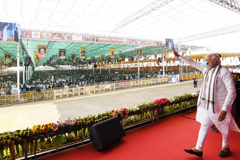 The Prime Minister, Shri Narendra Modi on the occasion of ‘Janjatiya Gaurav Diwas’ Mahasammelan, in Bhopal, Madhya Pradesh on November 15, 2021.