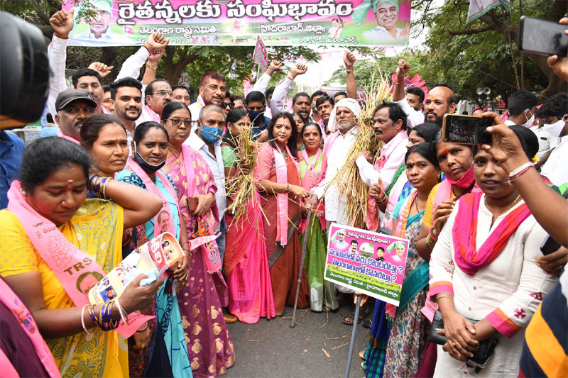 KCR announces next phase of protest over paddy procurement