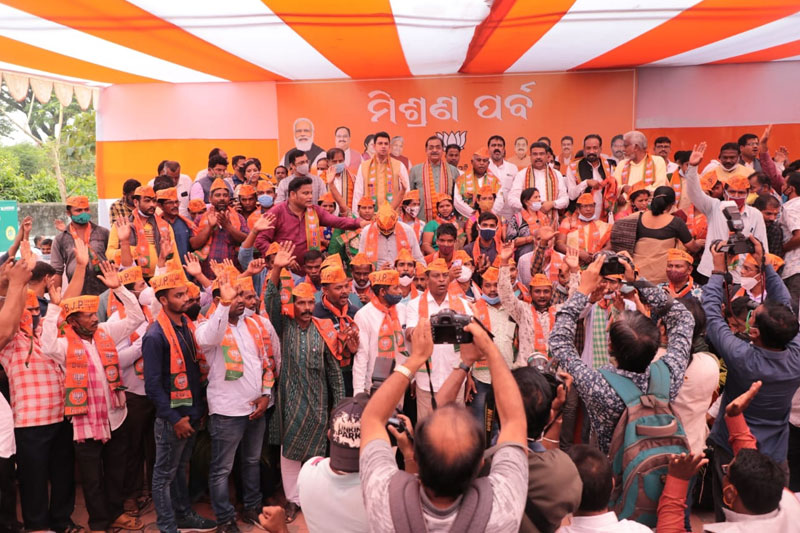 Former Odisha minister Sanjeeb Sahoo joins BJP
